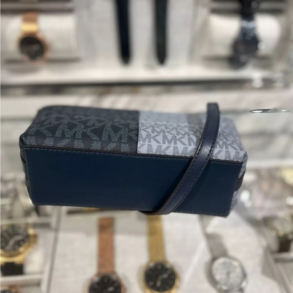 Michael Kors Jet Set Travel SM Top zip Crossbody Bag. ( Navy Multi ) New - Picture 5 of 16